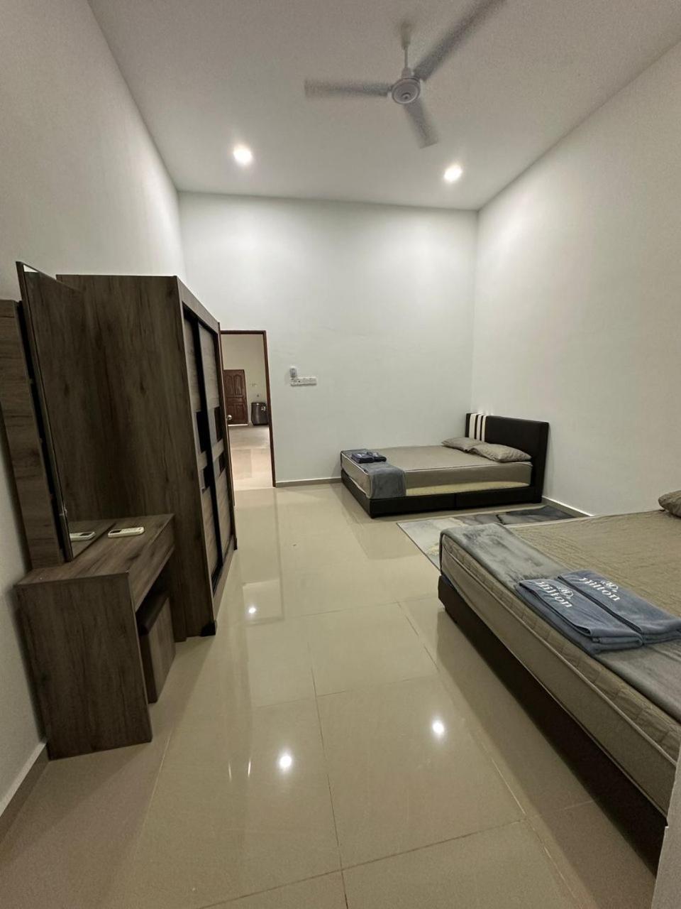Homestay Kemaman Fyna08 Semi-D, 4 Bedrooms Dekat Pantai Kijal Extérieur photo