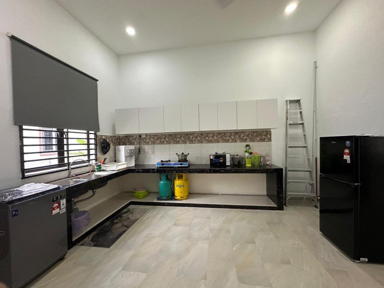 Homestay Kemaman Fyna08 Semi-D, 4 Bedrooms Dekat Pantai Kijal Extérieur photo