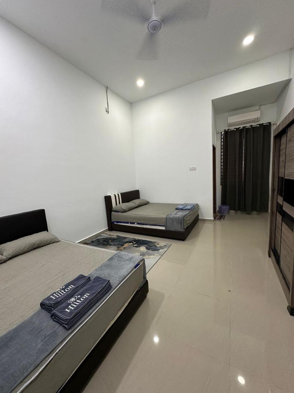 Homestay Kemaman Fyna08 Semi-D, 4 Bedrooms Dekat Pantai Kijal Extérieur photo